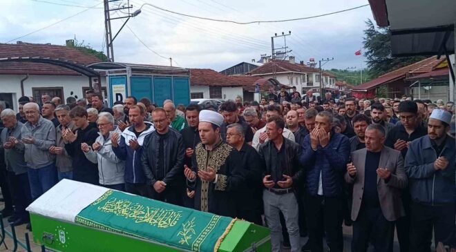 Bilecik siyasetinin unutulmaz isimlerinden Nazmi Ceyhan son yolculuğuna uğurlandı