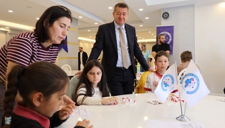 Bilecik’te 60 öğrenci zekâ oyunlarında kıyasıya yarıştı