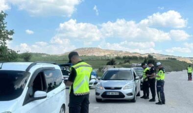 Bilecik’te bayram denetimi: 321 kişi ve 144 araç sorgulandı