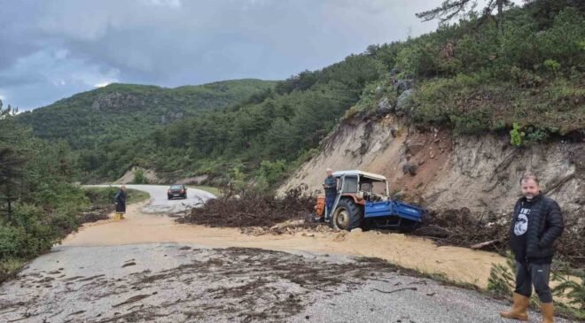 Bilecik’te bir köy adeta sular artında kaldı