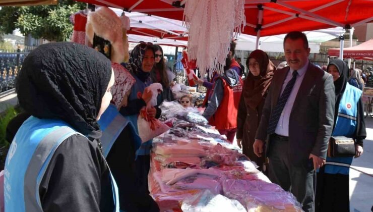 Bilecik’te ‘İki İnsan Bir Hayat: Aile’ temalı ‘Hayır Çarşısı’ açıldı