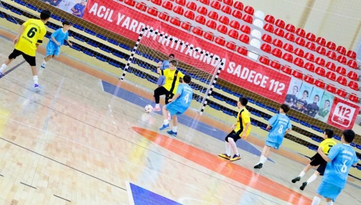 Bilecik’te futsal çeyrek final heyecanı sürüyor