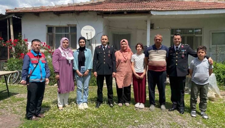 Bilecik’te şehit ve gazi ailelerine bayram ziyareti