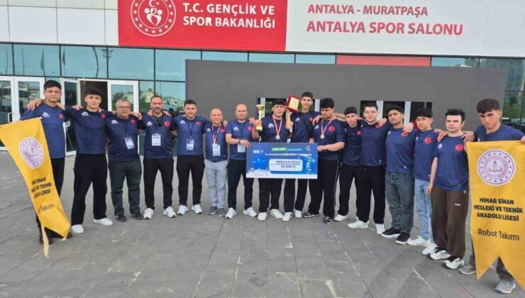 Bilecikli öğrencilerden ‘MEB Robot Yarışması’nda’ dünya birinciliği