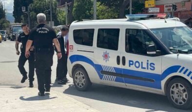 Boşanma aşamasında karısını bıçaklayacaktı, polis tam zamanında müdahale etti