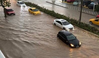 Bozüyük’te sağanak yağış hayatı olumsuz etkiledi