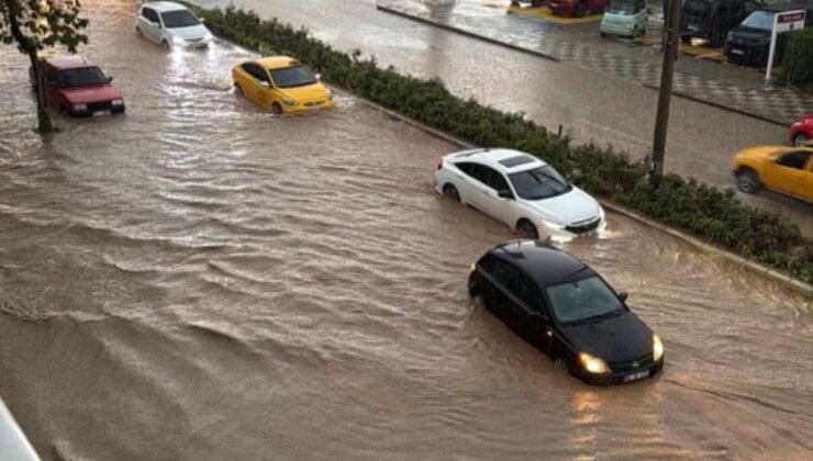 Bozüyük’te sağanak yağış hayatı olumsuz etkiledi
