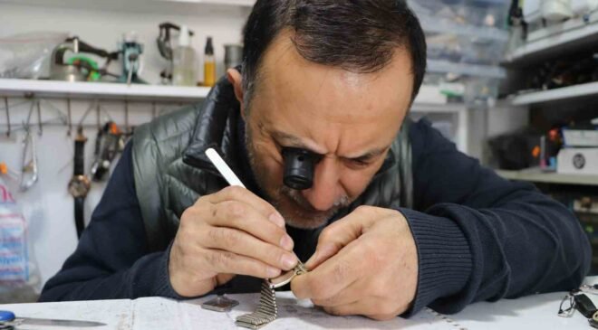 Büyük mekanizmadan kol saatlerine saatçilik mesleğinin sabır isteyen yolculuğu