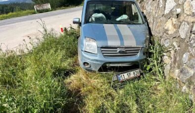 Direksiyon hâkimiyetini kaybeden otomobil sürücüsü istinat duvarına çarptı: 1 yaralı