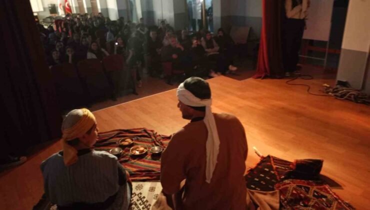 ’Bizim Yunus’ tiyatro oyunu ilgiyle izlendi