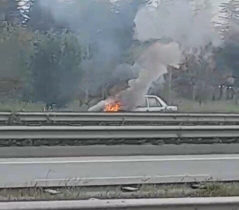 Eskişehir Çevre Yolu’nda bir otomobil alev alev yandı