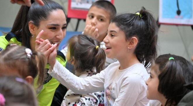 Eskişehir polisi, Trafik Haftası’na özel etkinlik düzenledi