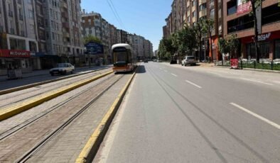 Eskişehir’de bayramın ilk günü sokaklar boş kaldı