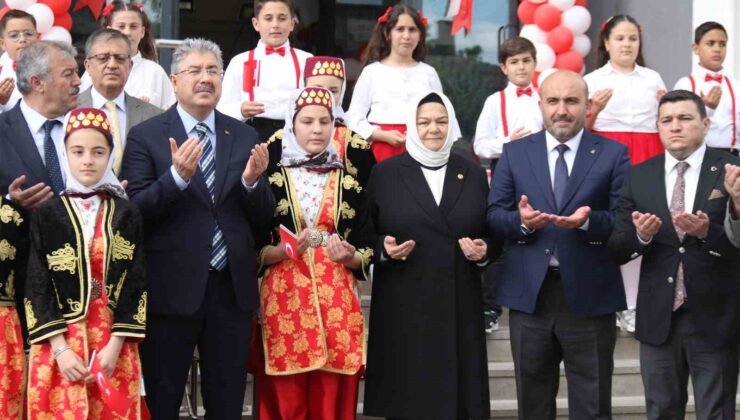 Eskişehir’de Doktor Mustafa Çamkoru Ortaokulu açıldı