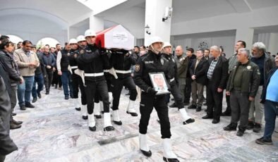 Geçirdiği rahatsızlık sonucu vefat eden polis memuru son yolculuğuna uğurlandı