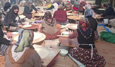 Hisarcık Cumhuriyet mahallesi kadınlarından gözleme hayrı