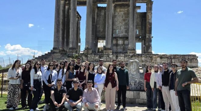 Hisarcık MYO öğrencileri Aizanoi Antik Kenti’ni gezdi