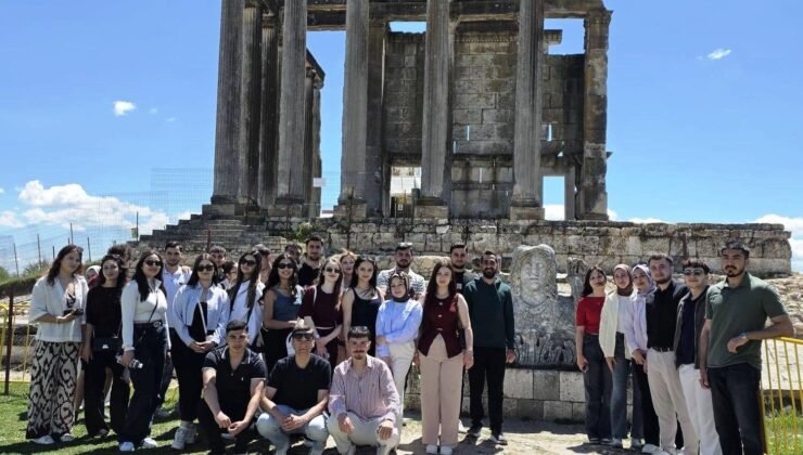 Hisarcık MYO öğrencileri Aizanoi Antik Kenti’ni gezdi