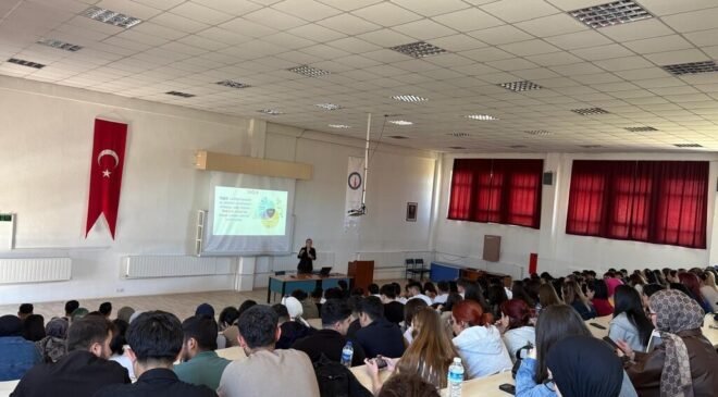 Hisarcık MYO’da “Gençlik İçin Rehberlik ve Farkındalık Buluşmaları” konulu eğitim düzenlendi