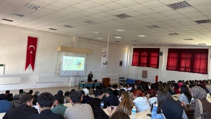 Hisarcık MYO’da “Gençlik İçin Rehberlik ve Farkındalık Buluşmaları” konulu eğitim düzenlendi