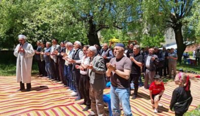 Hisarcık Yukarı Yoncaağaç köyünde şükür duası düzenlendi