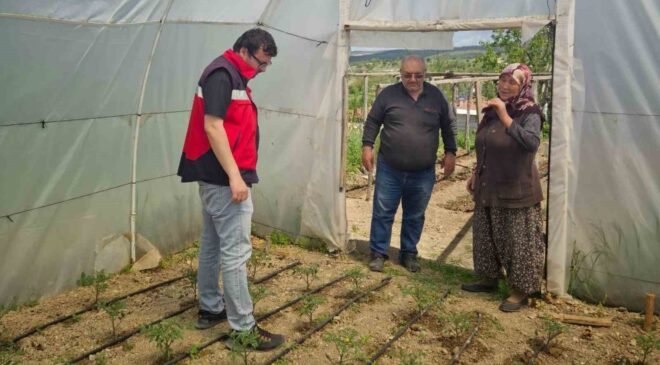 Hisarcık’ta üreticiler sebze yetiştiriciliği konusunda bilgilendirildi