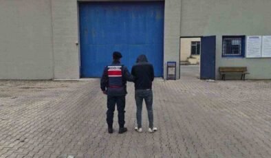 Jandarma çeşitli suçlardan aranan 46 kişiyi yakaladı