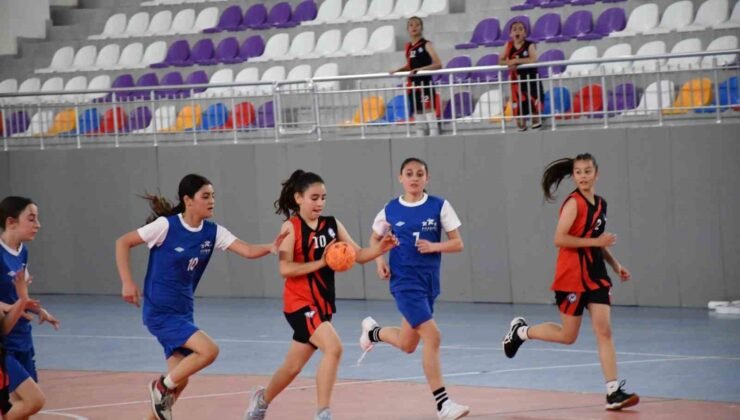 Kulüpler Hentbol Minik Kızlar İl Birinciliği Müsabakaları tamamlandı