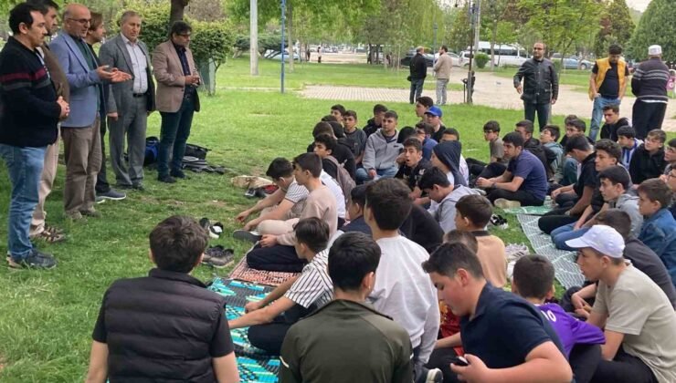 Kur’an kursu öğrencilerinden eğitime piknik molası