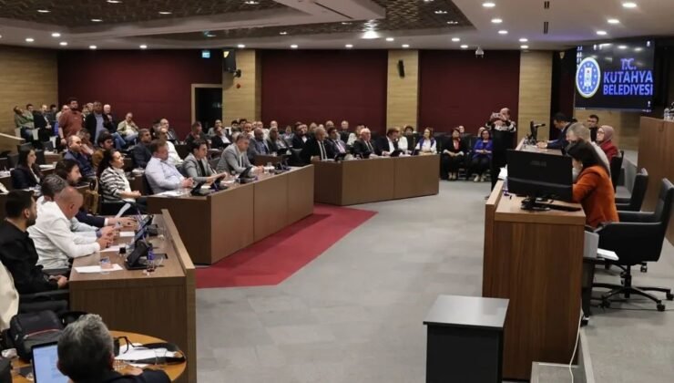 Kütahya Belediye Meclisi’nde ’Kesin Hesap Kararı’ reddedildi