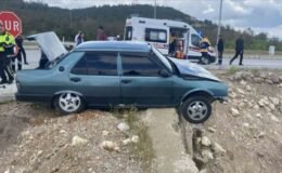 Kütahya Emet’te kavşakta iki araç çarpıştı: 3 yaralı