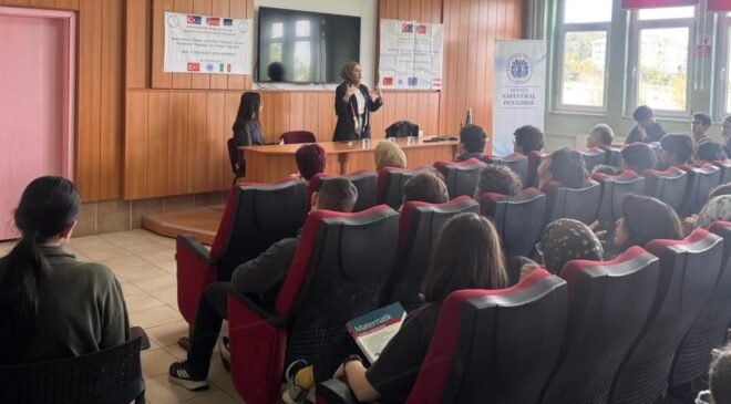 Kütahya’da fen lisesi öğrencilerine avukatlık mesleği tanıtıldı