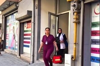 Kütahya’da “Her Gebeye Bir Ebe” programıyla evde sağlık hizmeti