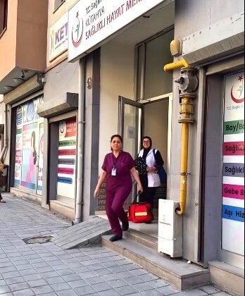 Kütahya’da “Her Gebeye Bir Ebe” programıyla evde sağlık hizmeti