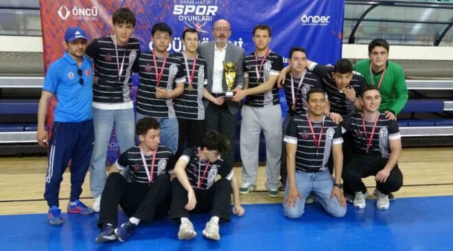 Kütahya’da ilk kez düzenlenen ’İmam Hatip Spor Oyunları’ büyük heyecana sahne oldu