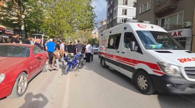 Kütahya’da motosiklet yayaya çarptı: 2 yaralı