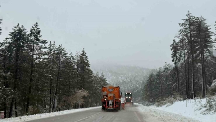 Kütahya’nın yüksek kesimlerinde kar kalınlığı 60 santimetreye ulaştı