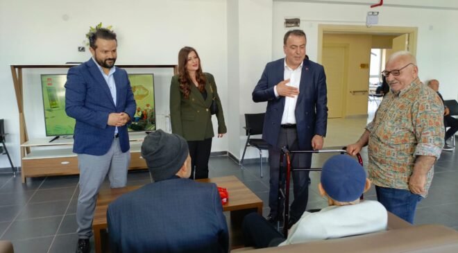 MHP Eskişehir Teşkilatından Huzurevi Sakinlerine Bayram Ziyareti
