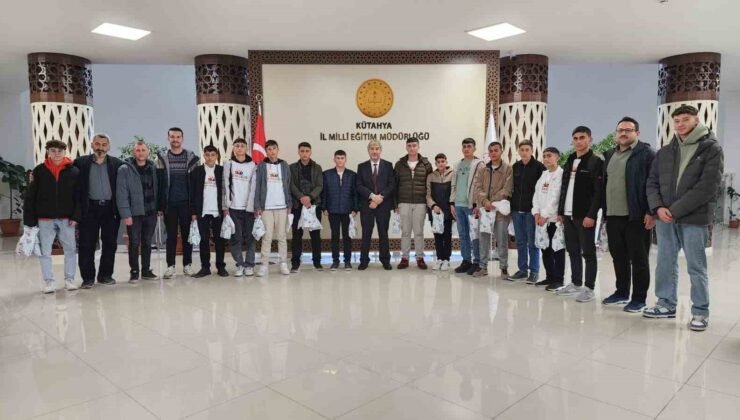 Müdür Yılmaz, Bitlisli öğrencileri ağırladı