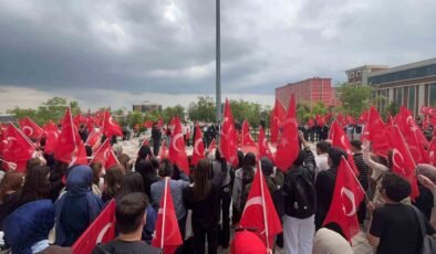 ODTÜ’de bayrak saldırısına tepki: Bilecik’te 350 kişilik yürüyüş