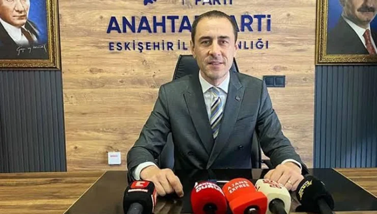 Anahtar Parti Eskişehir İl Başkanı Çağlar Ölce’den 19 Mayıs Mesajı: Türkiye’nin En Büyük Gücü Gençlerdir