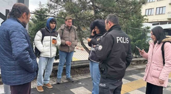 Polisten öğrencilerin yoğun olarak bulunduğu bölgelerde denetim
