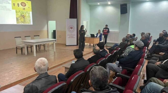 Şaphane’de üreticilere kiraz ve vişne hastalıkları ile zararlıları eğitimi