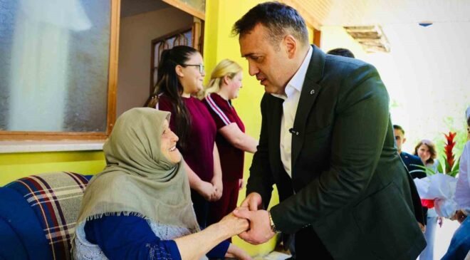 Şehit ailesine bayramda anlamlı buluşma
