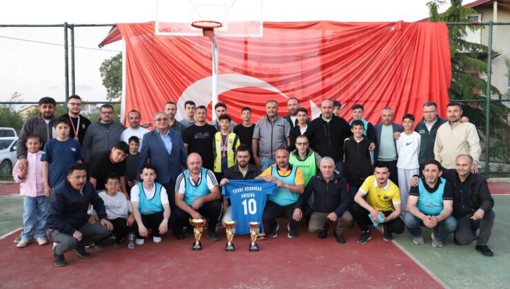 Simav’ın Gılmanlar köyünde voleybol şöleni