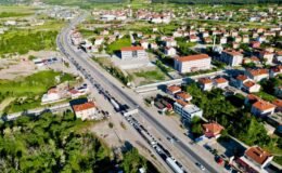 Tatilcilerin dönüş yolundaki yoğunluğu sürüyor
