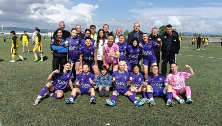 Tavşanlı Akıncılarspor kadın futbol takımı başarısı devam ediyor