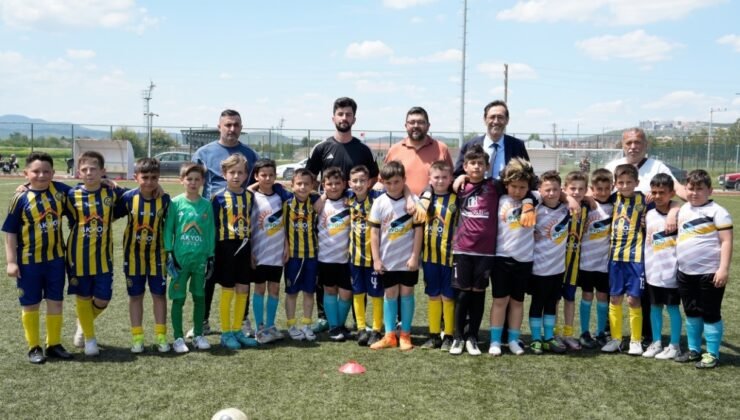 Tavşanlı’da 19 Mayıs futbol turnuvası gerçekleşti
