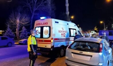 Tavşanlı’da motosiklet yayaya çarptı: 2 yaralı