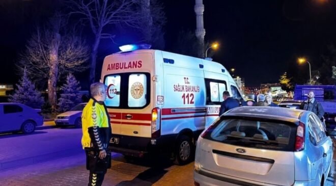 Tavşanlı’da motosiklet yayaya çarptı: 2 yaralı
